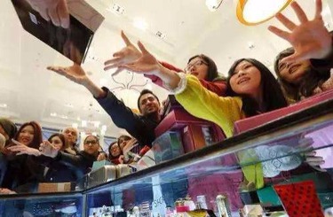 操屄视频18摸中国人依然爱赴日旅游 消费已由爆买转向网购